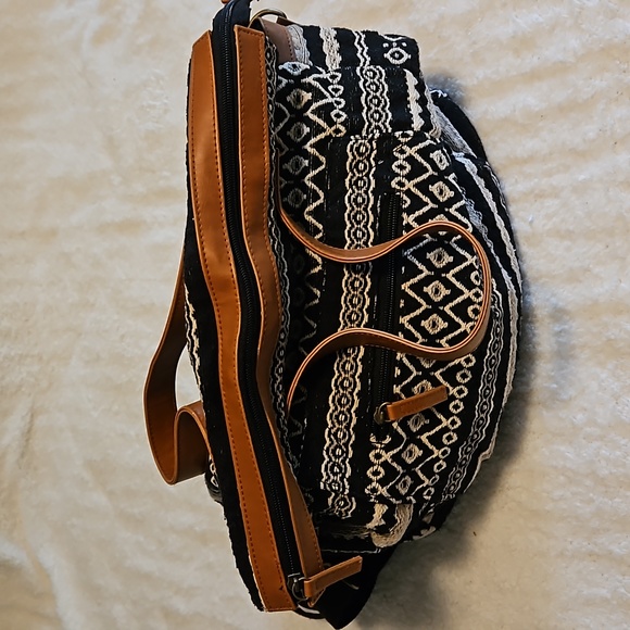 Handbag - Picture 8 of 11